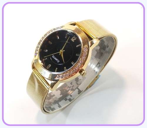 --***Womens  Gold Mesh Belt  Classic Quartz Stainless Steel Wrist Watch !!