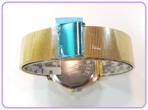 --***Womens  Gold Mesh Belt  Classic Quartz Stainless Steel Wrist Watch !!