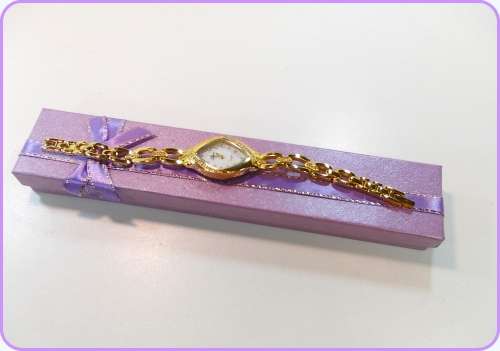 --***LADIES **ELEGANT,BEAUTIFUL and FEMININE** GOLD QUARTZ WATCH**