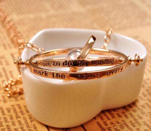 LADIES--***THE WOW!!! FACTOR~  METAL PLATE TRENDY DECORATION HIP BLACK  WAIST  BELT* + MORE !!