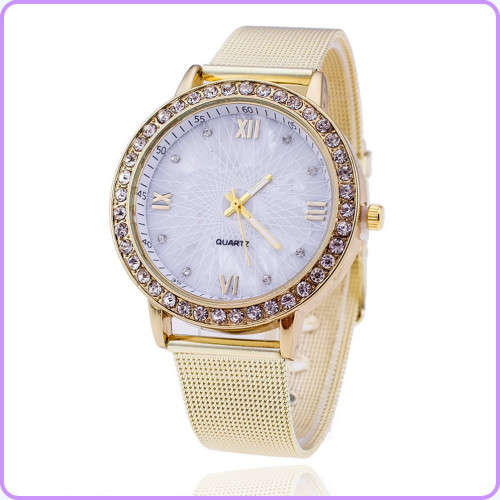 -***LADIES **FINE DETAILED CLASSY  ROMAN NUMERALS CRYSTAL ENCRUSTED  WATCH !!