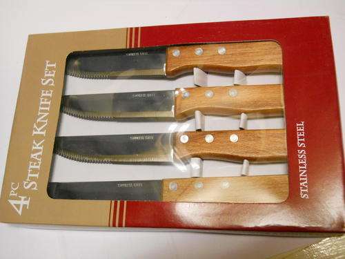 ****4   PC   STEAK KNIFE SET****
