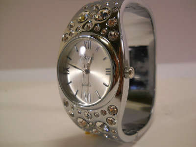 -ELEGANT SILVER  DIVA BRACELET WATCH-EXCELLENT QUALITY