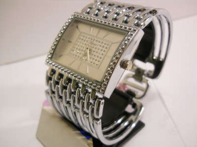 -ELEGANT SILVER  DIVA BRACELET WATCH-