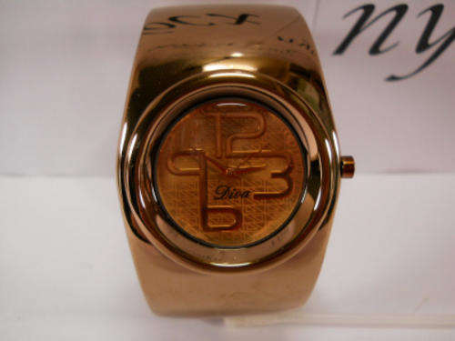 -DIVA BANGLE TYPE BRACELET WATCH-