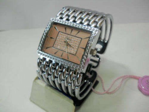 -ELEGANT SILVER  DIVA BRACELET WATCH-