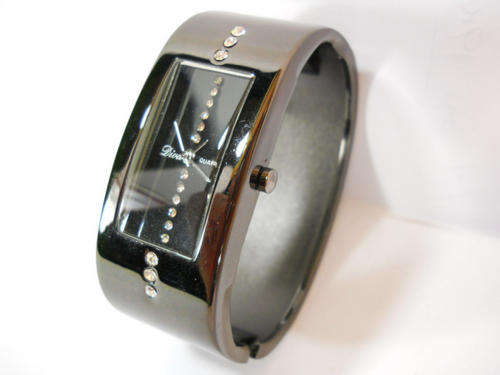 -BLACK DIVA LADIES BANGLE WATCH*****!