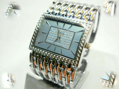 -ELEGANT SILVER  DIVA BRACELET WATCH-