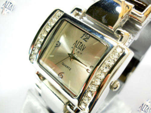 -ALTAV LADIES LEATHER STRAP  WATCH-