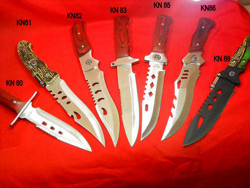 ***7 ALTAV HUNTING KNIVES**