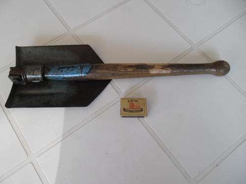 old Stahi Gerantie Germany folding shovel very rare and very collectable