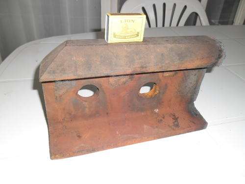 heavy train rail anvil size is 270mm long x 150mm high weighs 10kg