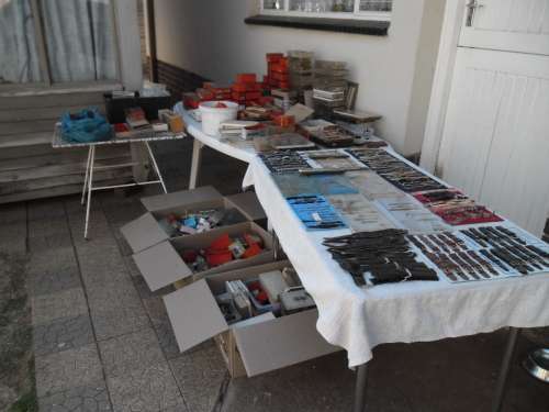 75kg (9 boxes) of watch maker parts and used watches and some quality watch straps pick up only