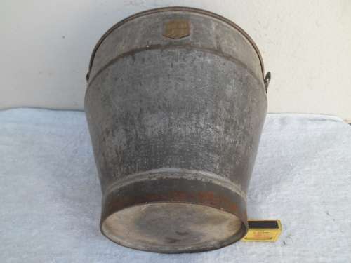 very old 2 gal milk can with out handle size is 255mm high postage is R70