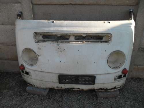 Stunning old VW Kombi front nose cut out size is 1600mm x 1060mm x 500mm weighs 50kg collection only