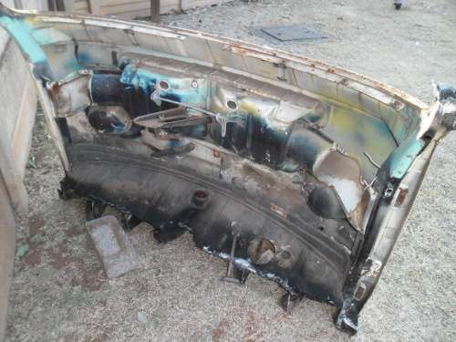 Stunning old VW Kombi front nose cut out size is 1600mm x 1060mm x 500mm weighs 50kg collection only