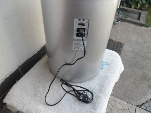 Large Castle Lite cooler can working size is 450mm high SAPO Postge is R140.00