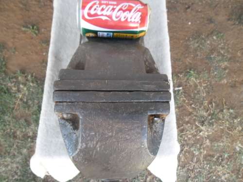 Antique very rare Hamptons large cast iron bench vice weighs 27kg collection only