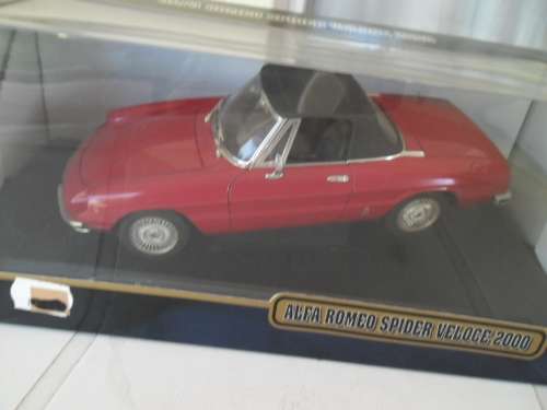 1: 18 scale Alfa Spider veloge 2000 model in box add to your order R120 Postnet postage