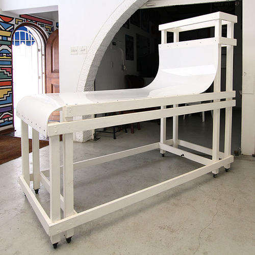 Infinity Curve Product Photography