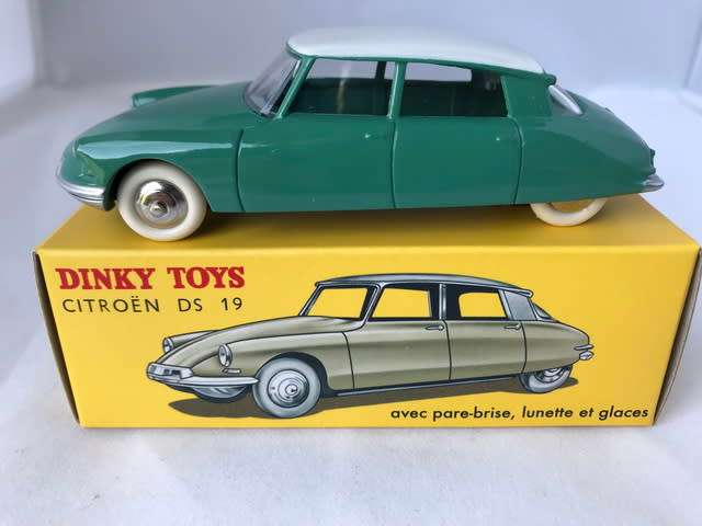 Citroen DS 19 Atlas Dinky 24CP Green White Boxed