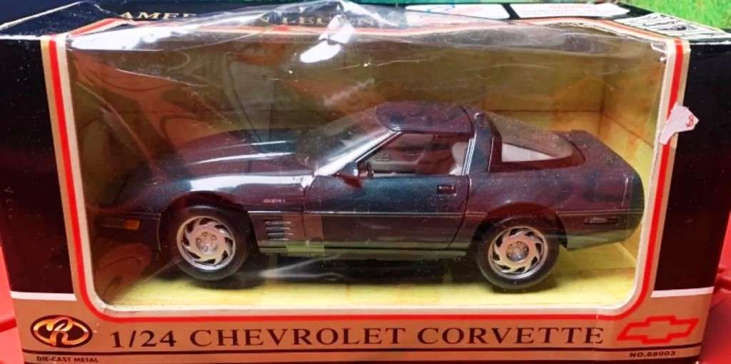 Corvette 1985 Redbox 68003 Green Matallic 1.24 Boxed