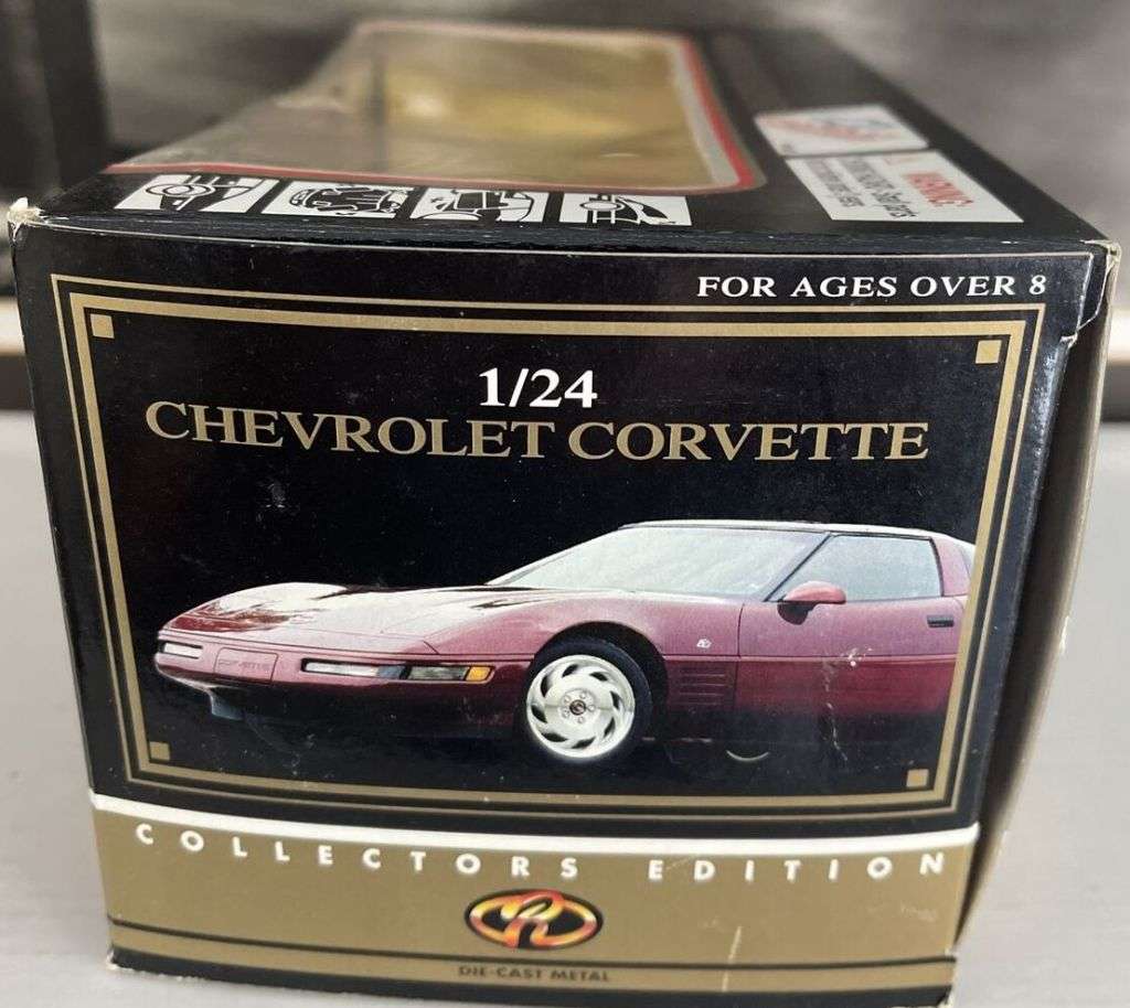 Corvette 1985 Redbox 68003 Green Matallic 1.24 Boxed