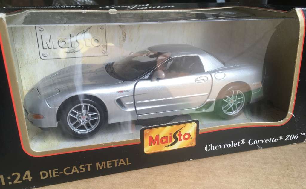Corvette Z06 1997 Maisto Silver 1.24 Boxed
