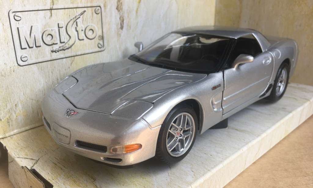 Corvette Z06 1997 Maisto Silver 1.24 Boxed
