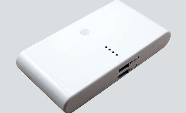 Battery Bank  20 000mAh - Charges Mobile devices (device is rechargeable)