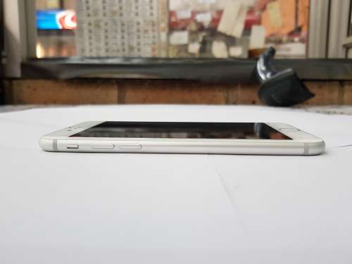 Apple Iphone 7 (128gig)  Silver like new