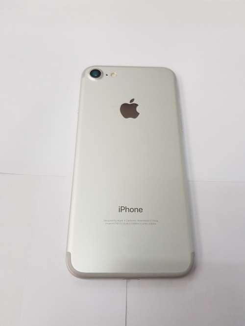 Apple Iphone 7 (128gig)  Silver like new