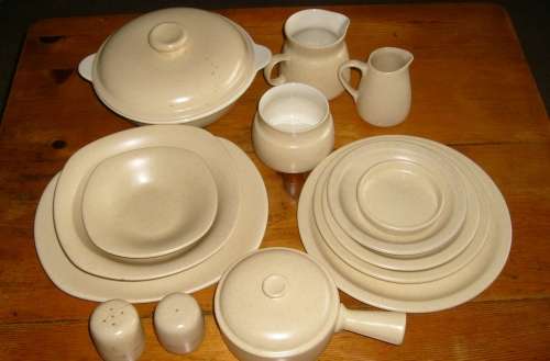 62 piece dinner and breakfast service. Vintage Rhodesian Willsgrove pottery