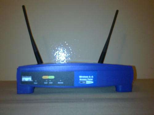 Linksysby Cisco  A+G Wireless Access Point (WAP55AG)