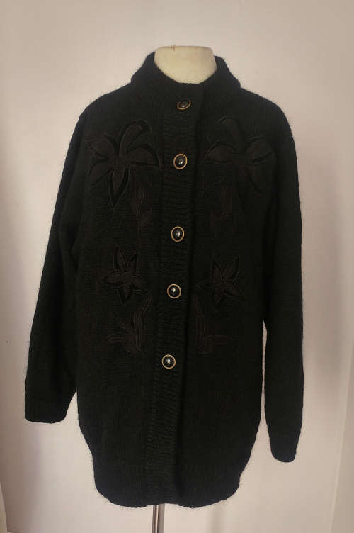 Black Vintage Style jersey with flower design Size M/L