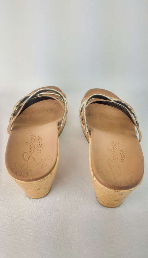 SKECHERS Beverlee- Beach Blast - Size 7