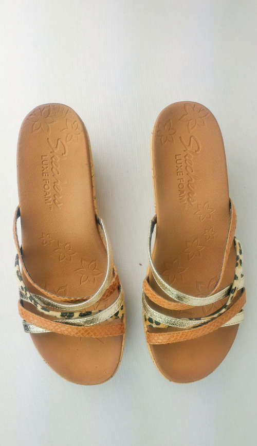 SKECHERS Beverlee- Beach Blast - Size 7