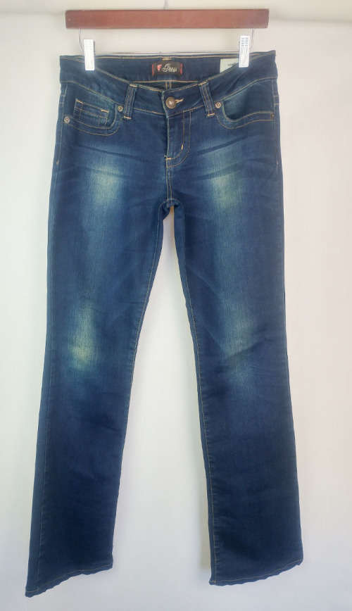 GUESS Low-Rise Daredevil Bootleg - Size 29