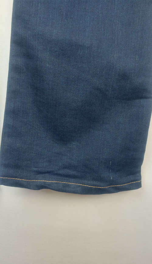 GUESS Low-Rise Daredevil Bootleg - Size 29