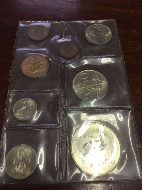 1972 MINT PACK COMPRISING OF 8 UNCIRCULATED COINS
