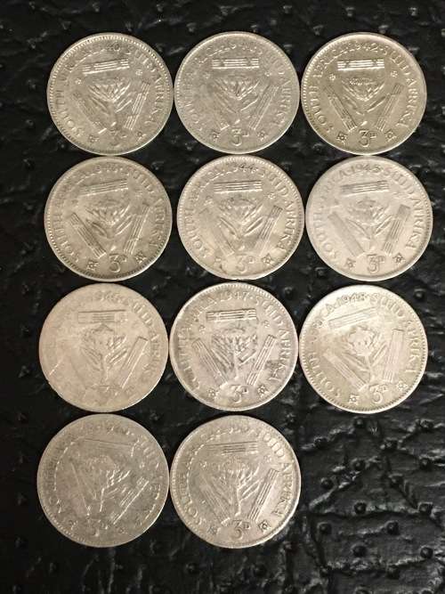 COLLECTION OF 11 SILVER THREEPENCE FROM 1940 TO 1950