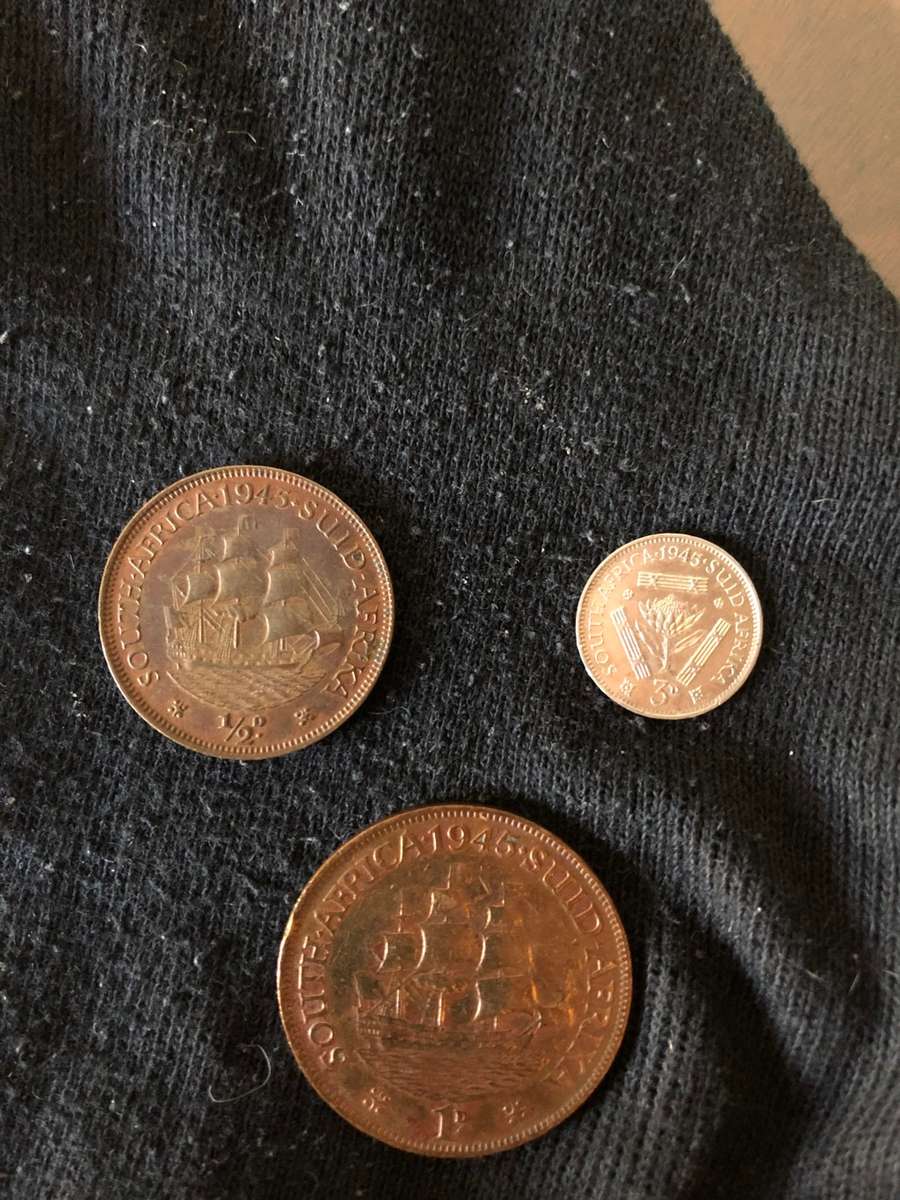 COLLECTION OF 3 UNION OF SOUTH AFRICA 1945 COINS (3D, 1D & 1/2D)