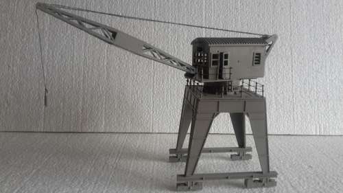 HO SCALE AIRFIX CRANE