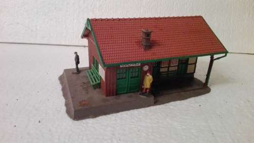 HO SCALE  POLA STATION HOUSE