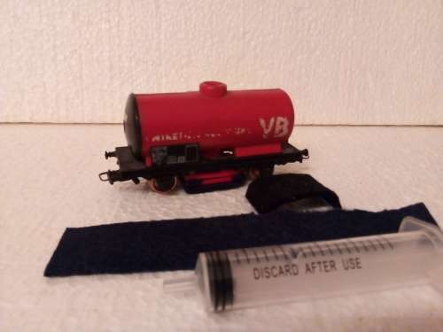 HO SCALE TRACK CLEANER