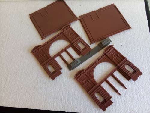 HO SCALE PARTS OF BUILDING SPARES