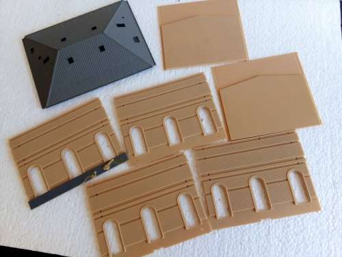 HO SCALE PARTS OF BUILDING SPARES