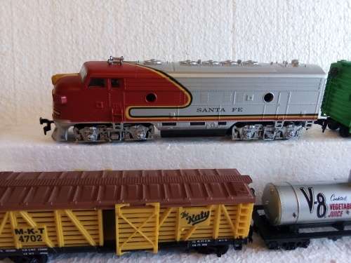 HO SCALE LIFE LIKE SET