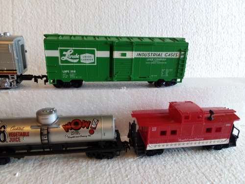 HO SCALE LIFE LIKE SET