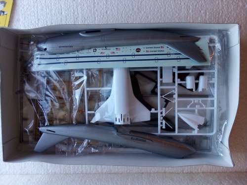 NASA SPACE SHUTTLE 1/228 SCALE